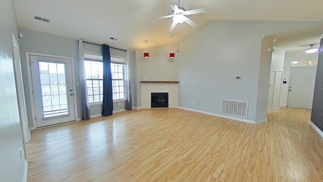 Photo - 1324 Kershaw Loop