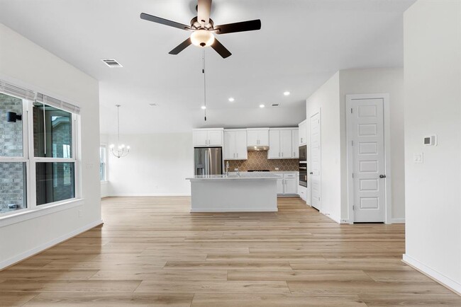 Photo - 116 Salado Crk Trl