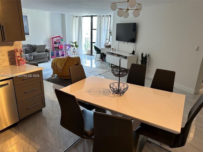 Photo - 800 Parkview Dr Unit 412