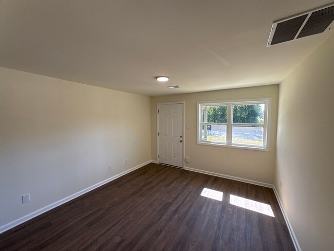 Photo - 2 Bed 1 Bath Duplex