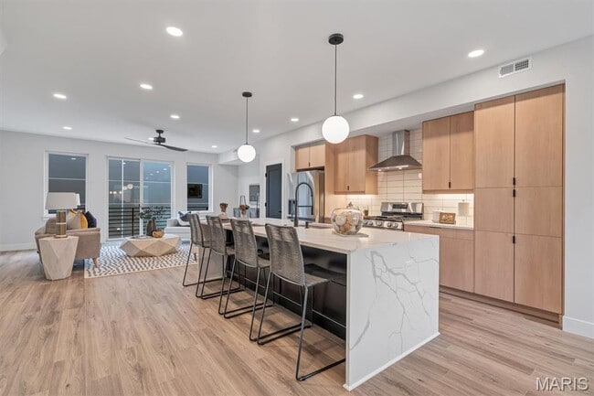 Photo - 513 Whittier St