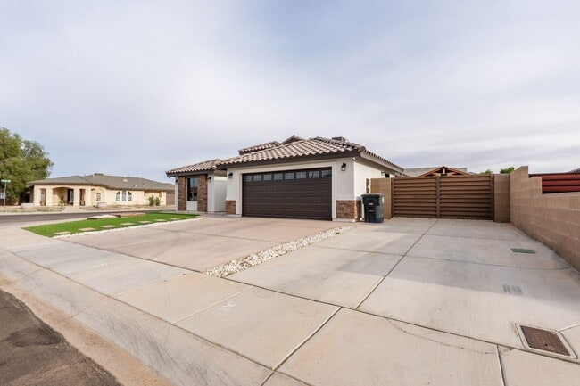Photo - ? Now Available for Rent! 3 Bedroom / 2.5 Bathroom Home in San Luis, AZ ?