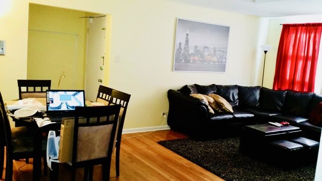 Living room and dining area - 6112 N Damen Ave Unit 2