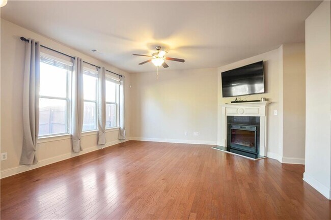 Photo - 2394 Whiteoak Ct SE