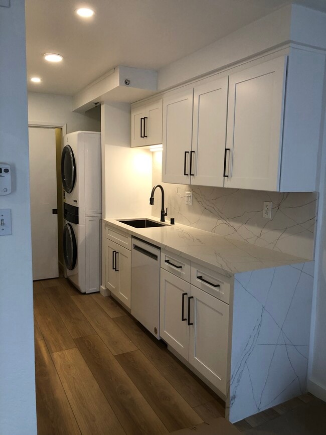 Building Photo - 2453 Rowntree Way Unit Ssf-R Rental