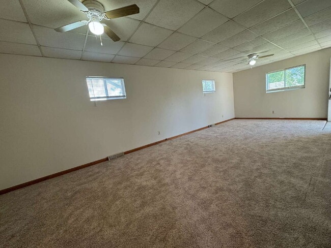 Photo - "Charming 2-Bedroom Oasis in Springfield with Spacious Comfort!"