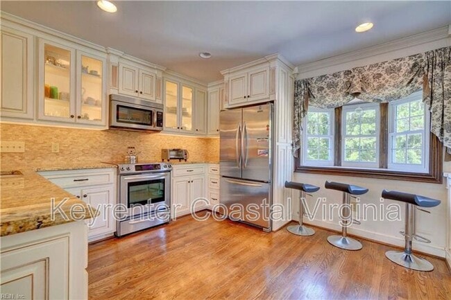 Photo - 108 Commerce St