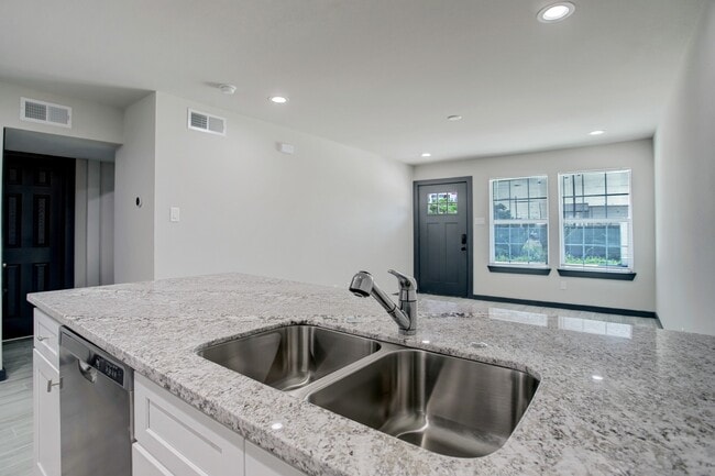 Photo - 3448 Elgin St Unidad 5