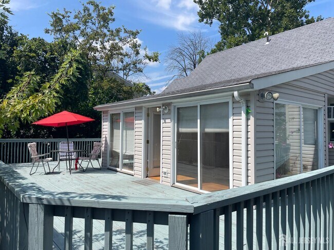 Photo - 355 Metlars Ln