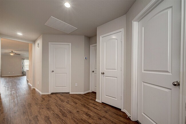 14004 Lake Cres Dr