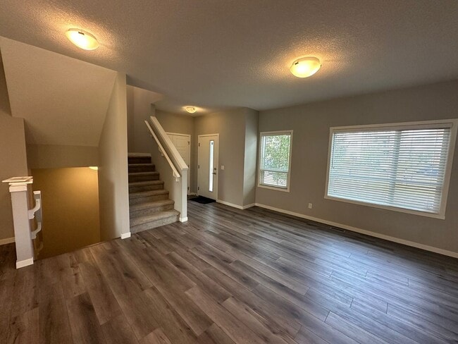 Photo - Stylish 3-Bedroom Townhouse in Harvest Hills – Perfect for Family Living (IP009)