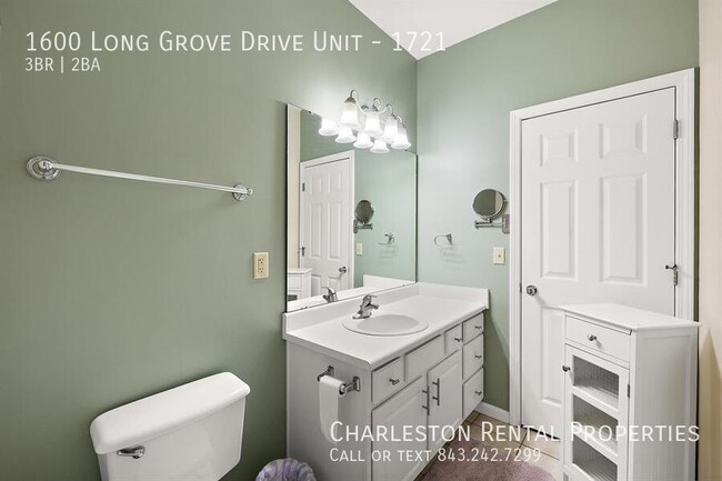 Photo - 1600 Long Grove Dr