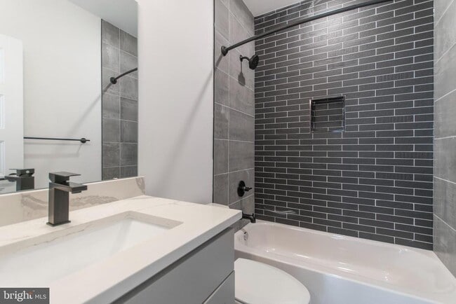 Photo - 439 N 35th St Unit D