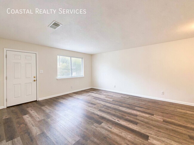 Photo - 322 Pelham Rd