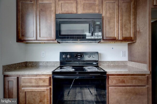 Photo - 18 Grace Ave