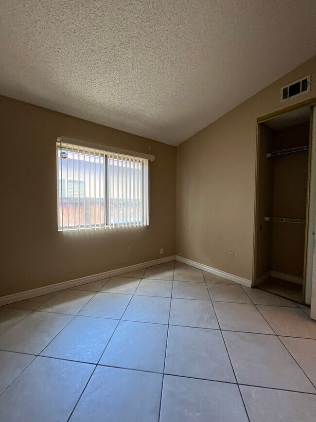 3 bedroom 2 bath in Victorville 55 + commu... House House Rental in Victorville, CA