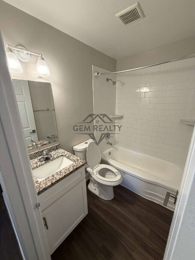 Photo - 13443 Millwood Dr Unidad 23