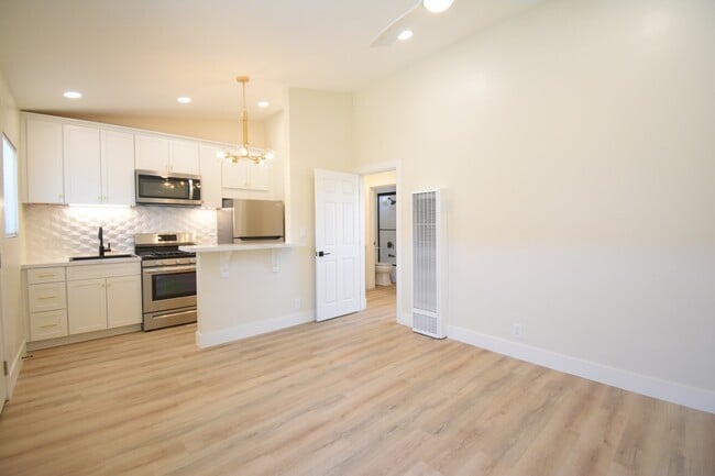 Photo - 1312 S Pacific St Unidad F