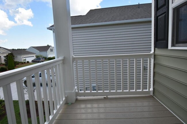 Photo - 2874 Scarecrow Way