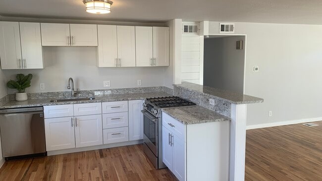 Photo - 2615 Meadowlark Ln