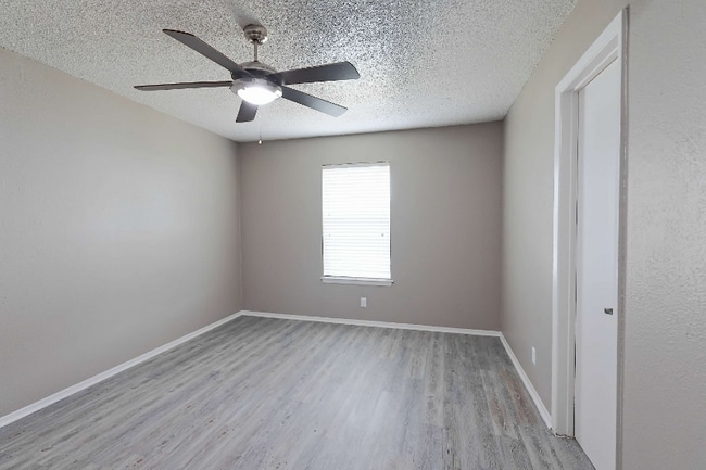 Photo - 531 Bedford Rd Apartamento