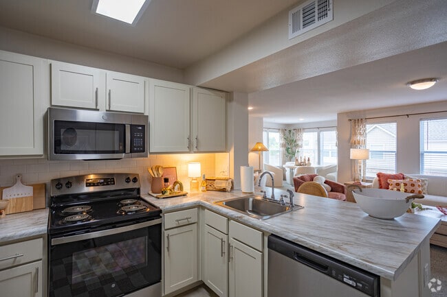 1BR, 1BA - 879SF - Kitchen