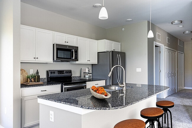 1701 Knapp St NE_20240923-024