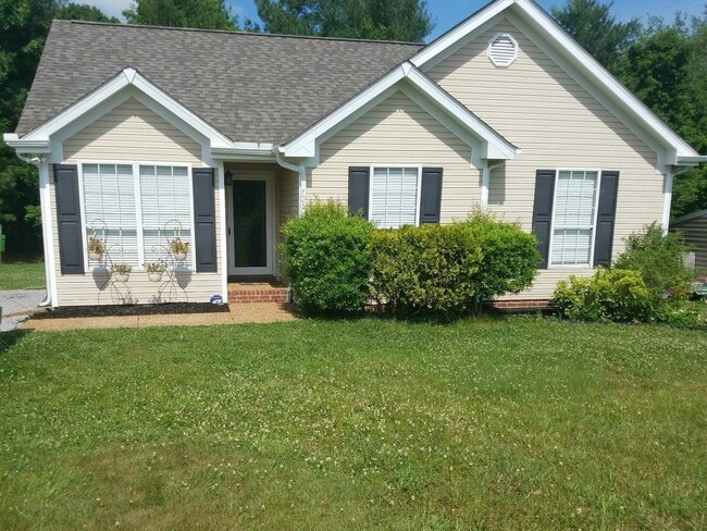 Building Photo - Lovely 3 Bed 2 Bath House in Thompsons Station-Spring Hill.