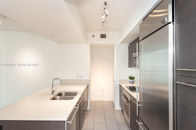 Photo - 500 Brickell Ave Unidad 1505