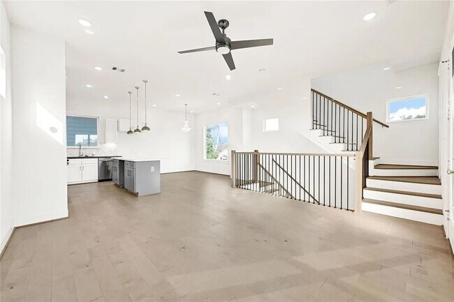 Photo - 4623 Cochran St