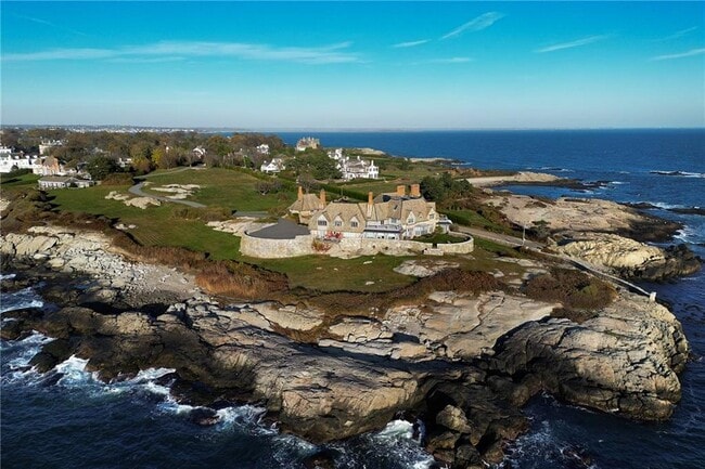 Building Photo - 61 Ledge Rd Unit J