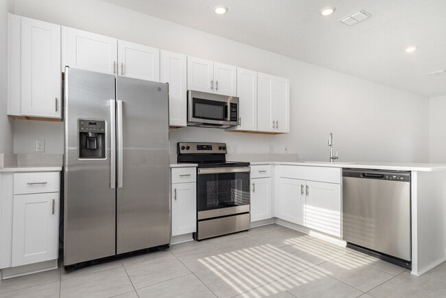 Photo - 2037 Viewfinder St