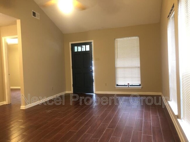 Photo - 6813 Maury Dr