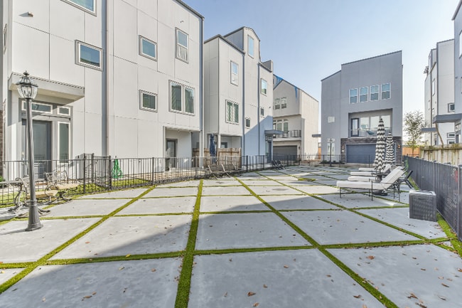 Photo - 8411 Hempstead Rd Unit H