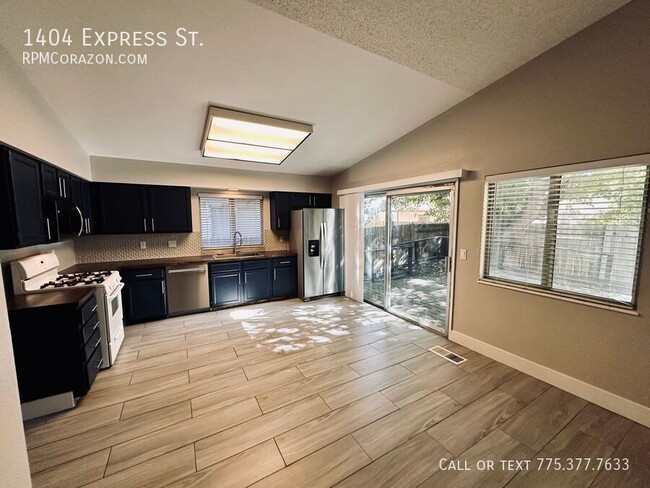 Photo - 1404 Express St
