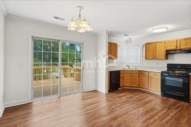 4880 Manteo Ln