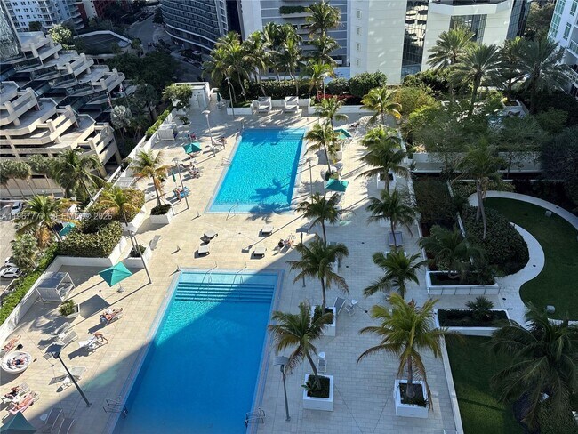 Photo - 950 Brickell Bay Dr