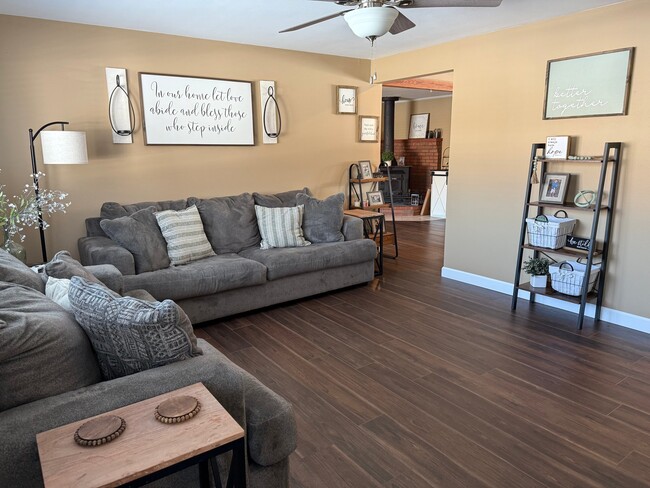Photo - 5212 Melvina St