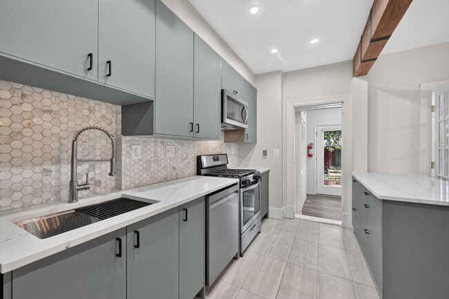 Photo - 745 Irving St NW