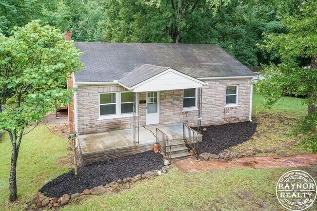Building Photo - 2230 Cool Springs Rd Rental