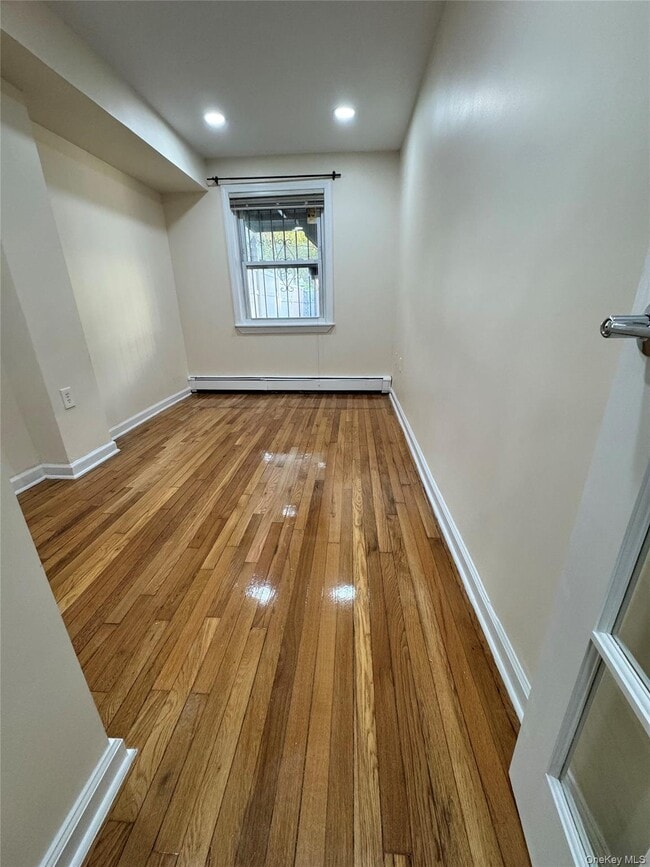Photo - 1481 Needham Ave
