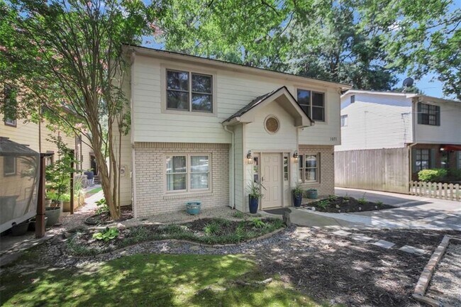 1071 Standard Dr NE