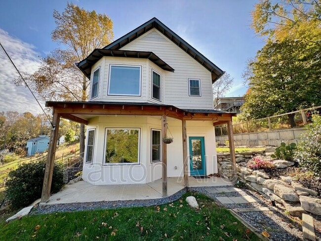 Photo - 21 Toxaway St