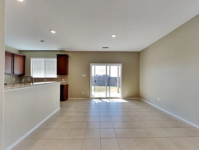 Photo - 2103 Slow Stream Dr