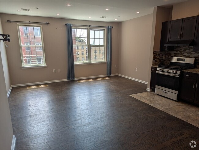 Building Photo - 1209 Summit Ave Rental