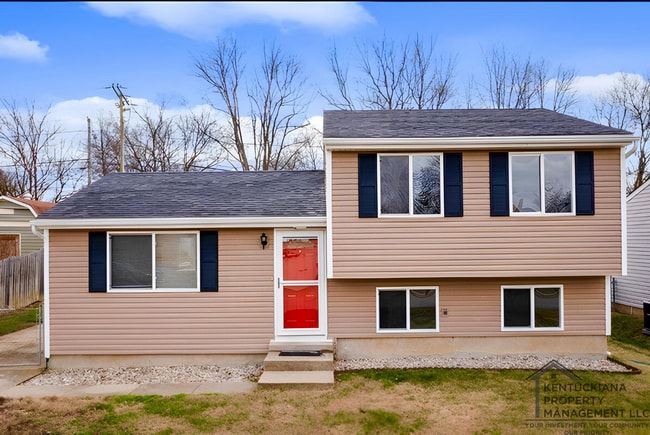 Building Photo - Newly Renovated Hillview Bi-Level! ASK US ABOUT OUR LONG-TERM LEASE SPECIAL TODAY!