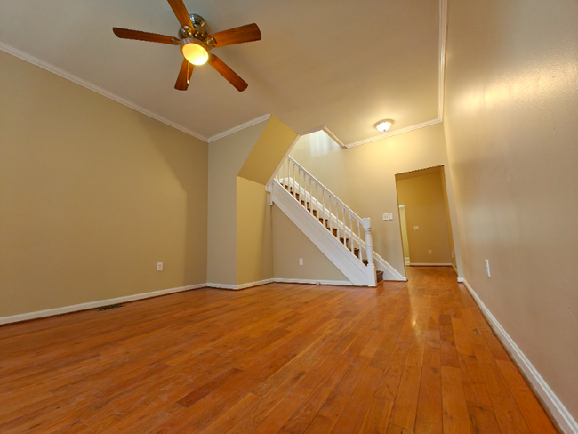 Photo - 400 E Lorraine Ave Townhome