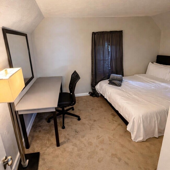 Photo - 818 Broad St