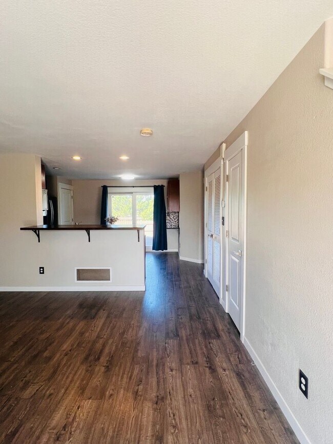 6150 Rockville Dr