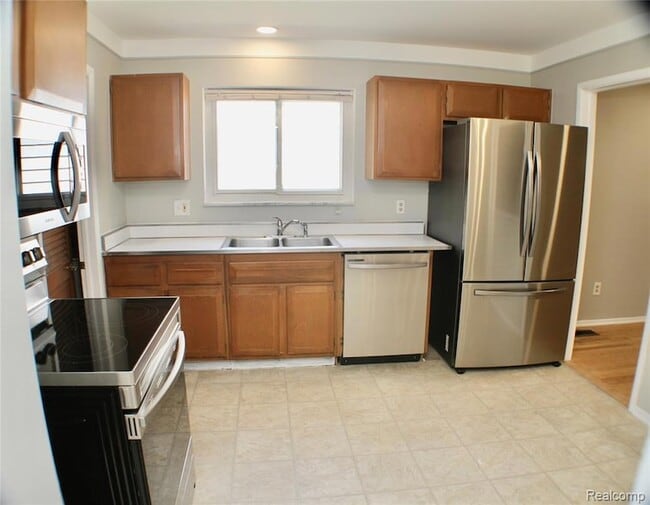 Photo - 808 Wellesley Ave